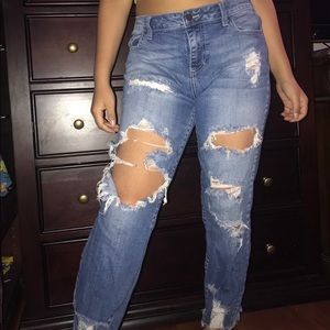 Cute blue mom jeans!